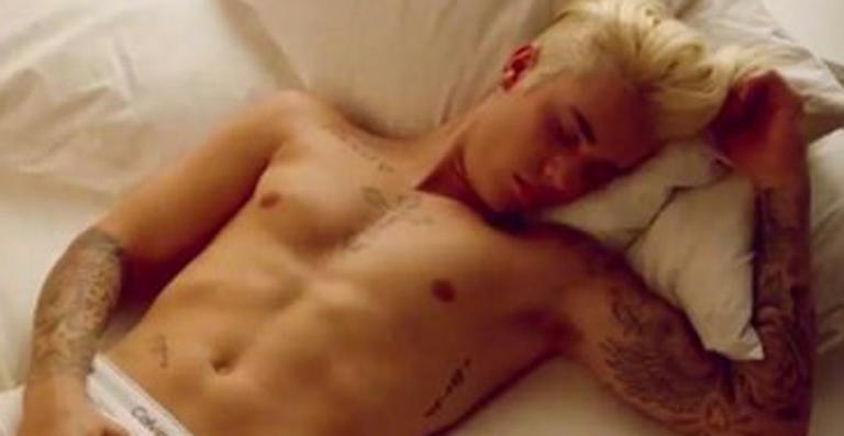 Justin Bieber e Kendall Jenner estrelam nova campanha de roupas íntimas