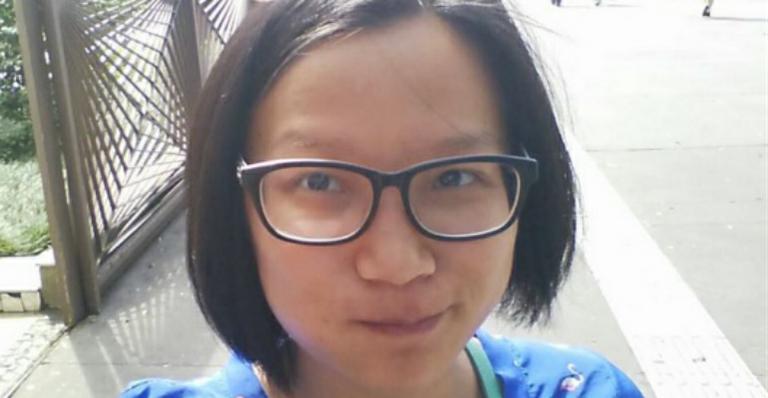 Grávida, Jiang faz churrasco em pleno café da manhã