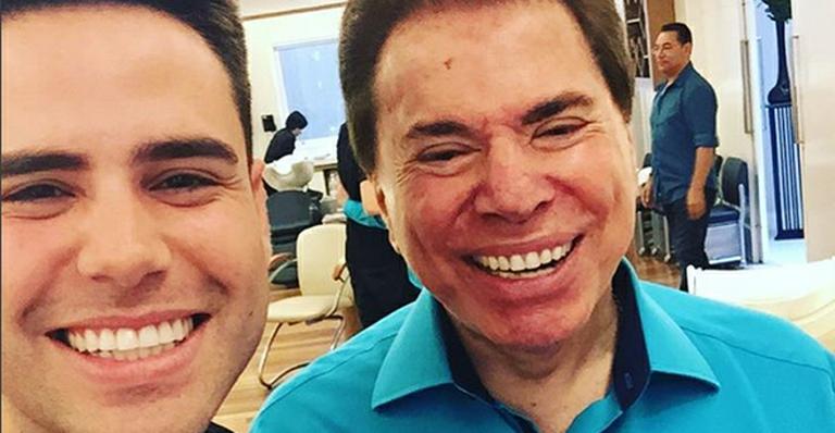 Luiz Bacci tieta ex-patrão Silvio Santos em encontro no salão de beleza