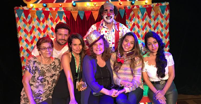 Elizabeth Savalla: encontro com filhas do palhaço Carequinha