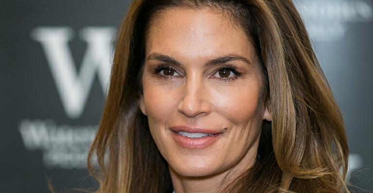 Musa absoluta dos anos 90, Cindy Crawford anuncia aposentadoria
