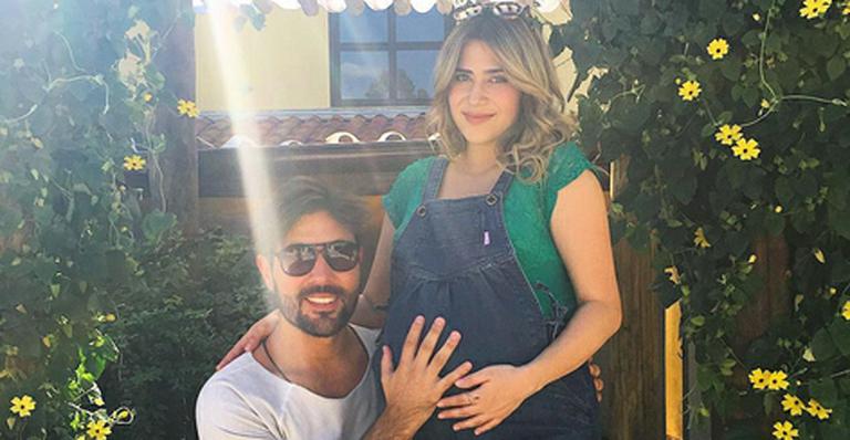 Jéssica Costa mostra foto do filho: “Desconheço amor maior”