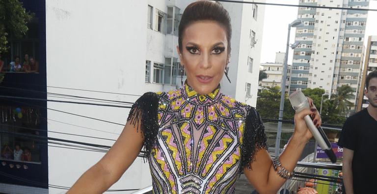 Ivete Sangalo abre o carnaval com bloco sem cordas