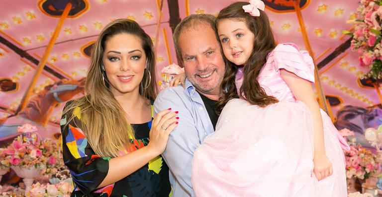 Tânia Mara mostra a filha, Maysa, fantasiada de Princesa Leia