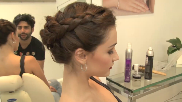 Carnaval: aprenda um penteado fácil para cair na folia