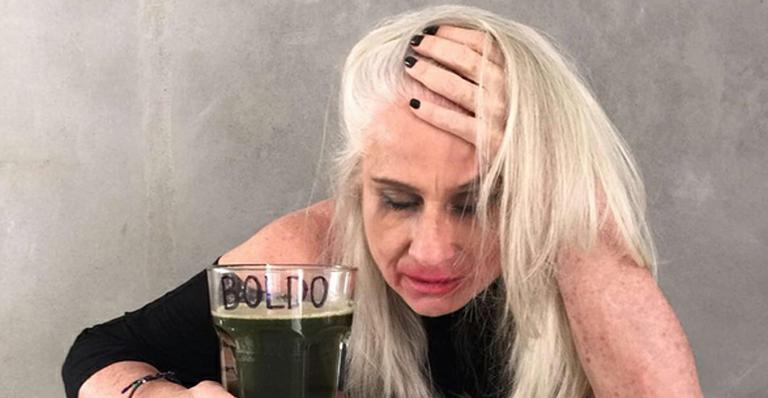 Ressaca? Vera Holtz publica foto divertida no estilo ‘pós-carnaval’