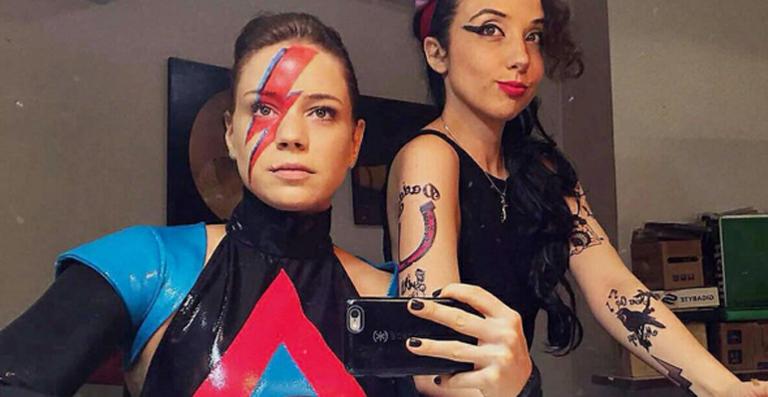 Leandra Leal faz homenagem para David Bowie em fantasia de carnaval