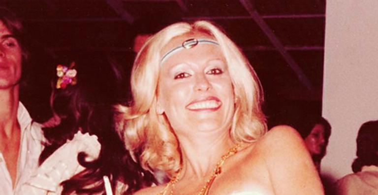 Ana Maria Braga mostra foto antiga de carnaval e ganha elogios