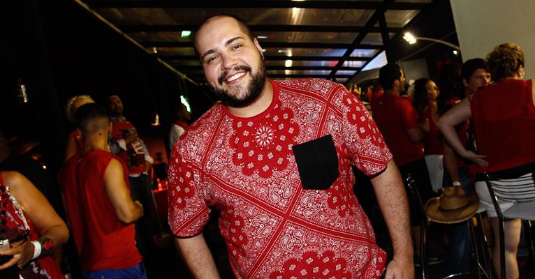 Tiago Abravanel e vips curtem desfiles das escolas de samba de São Paulo
