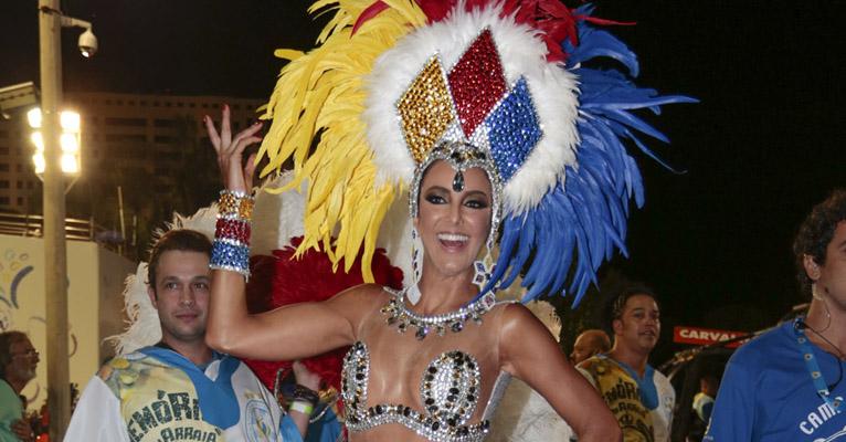 Ticiane Pinheiro surpreende ao exibir barriga sequinha aos 39 anos