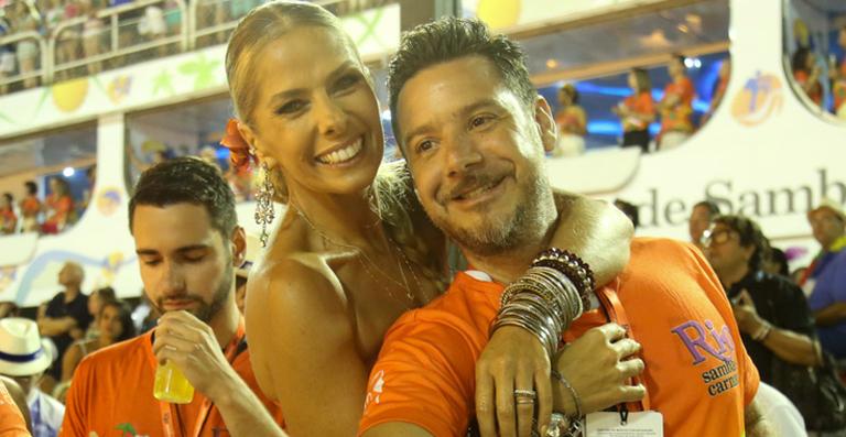 Adriane Galisteu curte a folia com o marido, Alexandre Iódice