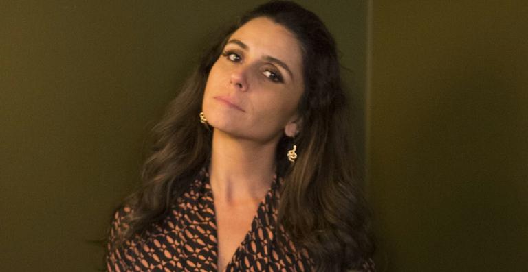 Giovanna Antonelli surge morena em A Regra do Jogo