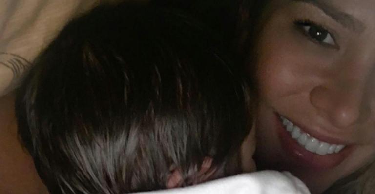 Adriana Sant’Anna mostra foto com o filho: “Pacotinho mais lindo”
