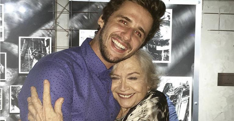 Gil Coelho agradece ensinamentos de Nathalia Timberg: ‘Um ser humano lindo’