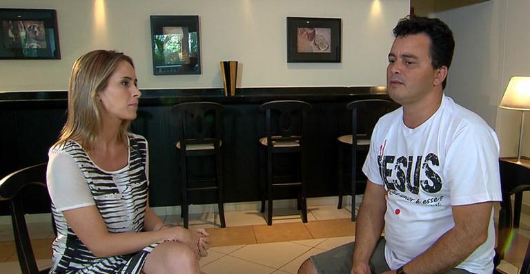Sertanejo Renner se emociona e pede perdão para Rick na TV