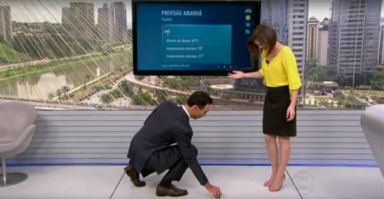 César Tralli encontra tarraxa de brinco de repórter ao vivo no ‘SPTV’: “Fui ninja”