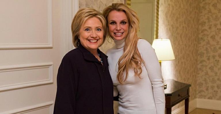 Britney Spears tieta Hillary Clinton em encontro em Las Vegas