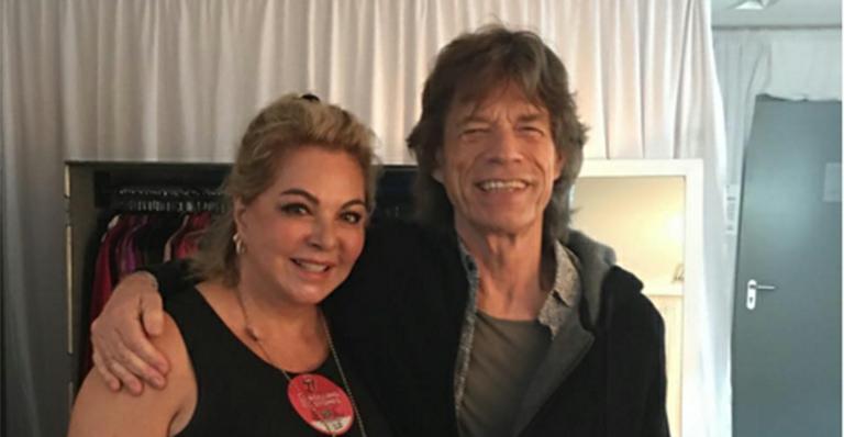 Mãe de Luciana Gimenez, Vera posa com Mick Jagger e ela comemora: ‘Sempre bem acompanhada’