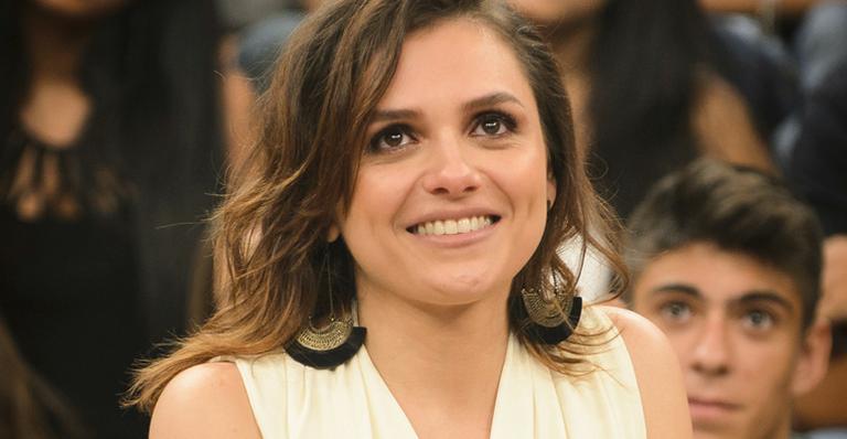 Monica Iozzi brinca sobre atuar com Rodrigo Santoro