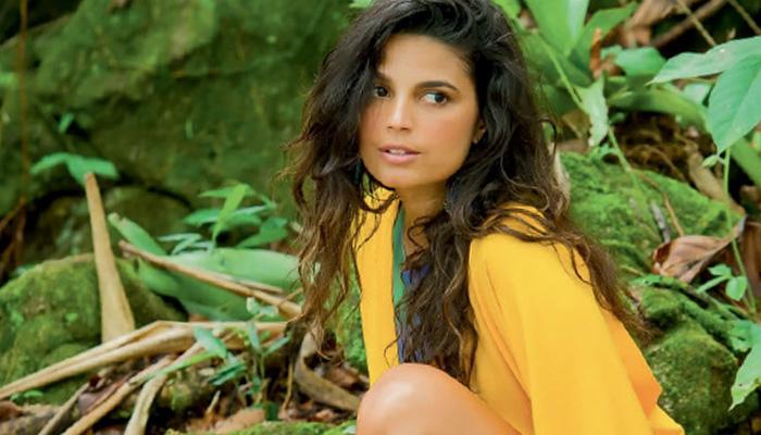 Emanuelle Araújo: paz e plenitude na Ilha de CARAS