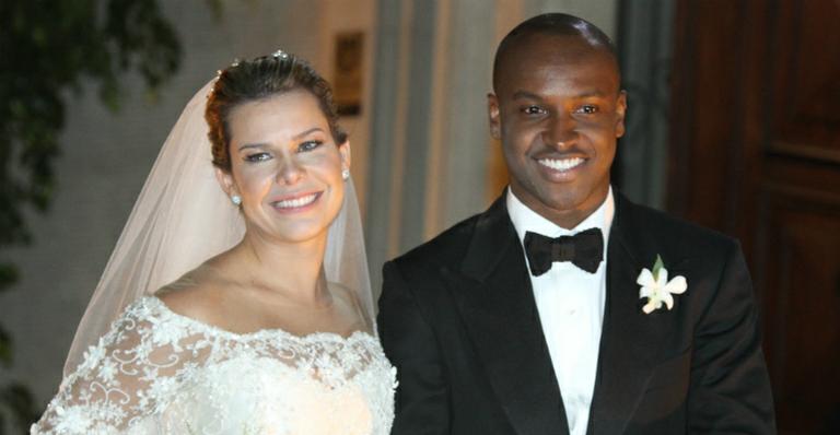 Thiaguinho celebra 1 ano de casamento com Fernanda Souza: “O primeiro ano de todos os outros”