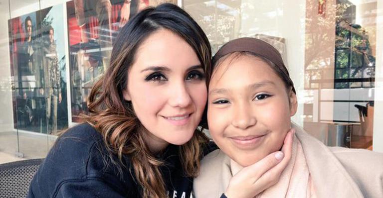 Dulce María presta homenagem a fã que faleceu vítima do câncer