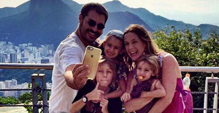Vanessa Lóes festeja nove anos de casamento com Thiago Lacerda