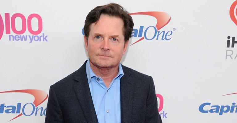 Michael J. Fox está sofrendo pelo Mal de Parkinson, diz site