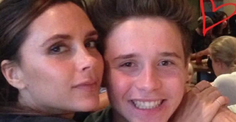 Victoria Beckham comemora aniversário de 17 anos de Brooklyn