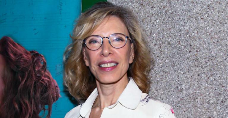 Aos 67 anos, Marília Gabriela exibe a barriga sarada