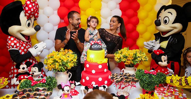 Fernanda Motta comemora os dois anos da filha, Chloe