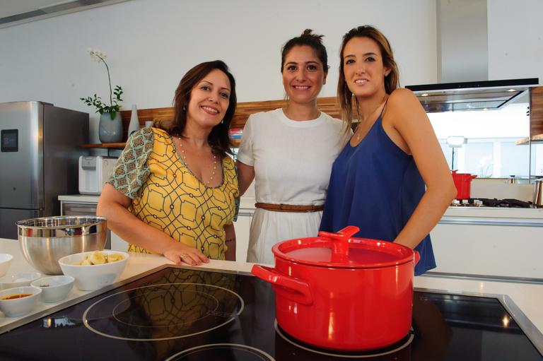 Tatiana Romano, Carol Fiorentino e Vanessa Gandolfo: receitas especiais com a panela Electrolux Infinite Amplicook