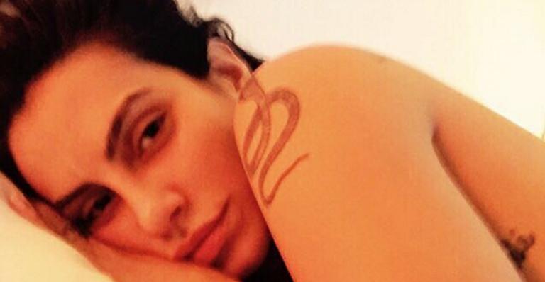 Cleo Pires posa de topless: “Feliz Dia da Mulher”