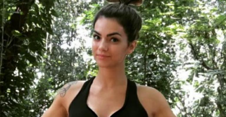 Kelly Key exibe corpão impressionante pós-férias e comemora: “Continuo com 70kg”