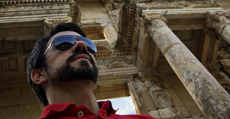 Na Turquia, Padre Fábio de Melo mostra fotos de viagem com legendas divertidas