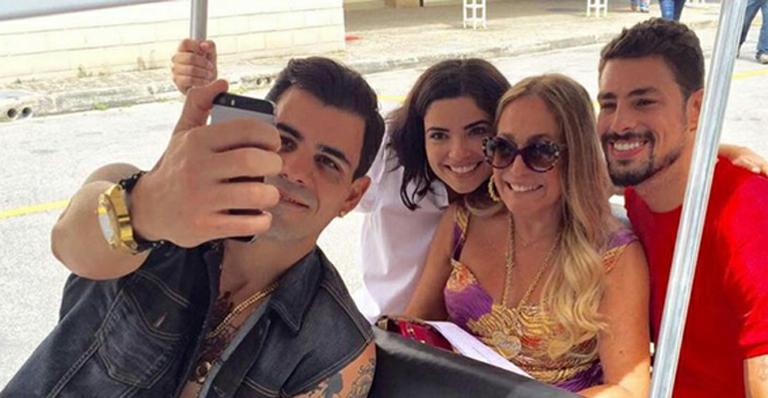 Susana Vieira e colegas de elenco gravam final de ‘A Regra do Jogo’