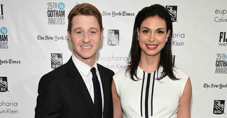 Ben McKenzie e Morena Baccarin estão noivos
