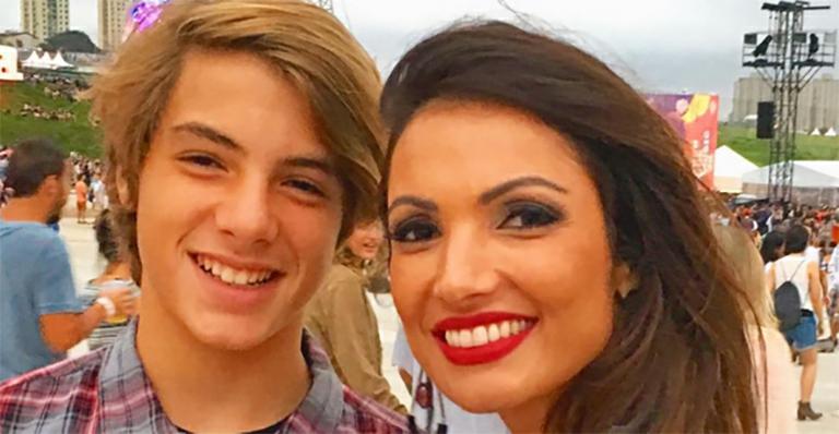 Patrícia Poeta aparece em festival com o filho: ‘Meu grandão’