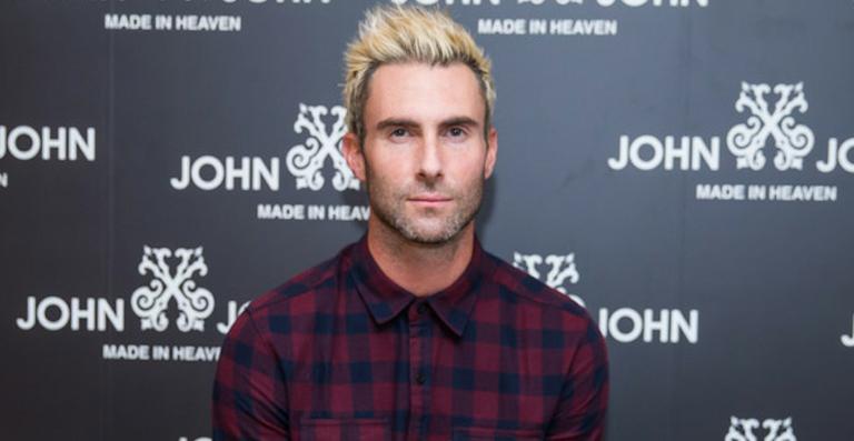 Adam Levine participa de evento fashion em visita ao Brasil