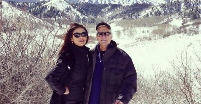 Catherine Zeta-Jones e Michael Douglas voltam ao lugar em que ficaram noivos