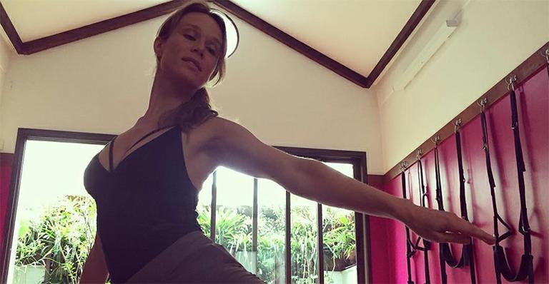 Mariana Ximenes aparece em aula de balé para novo papel na TV
