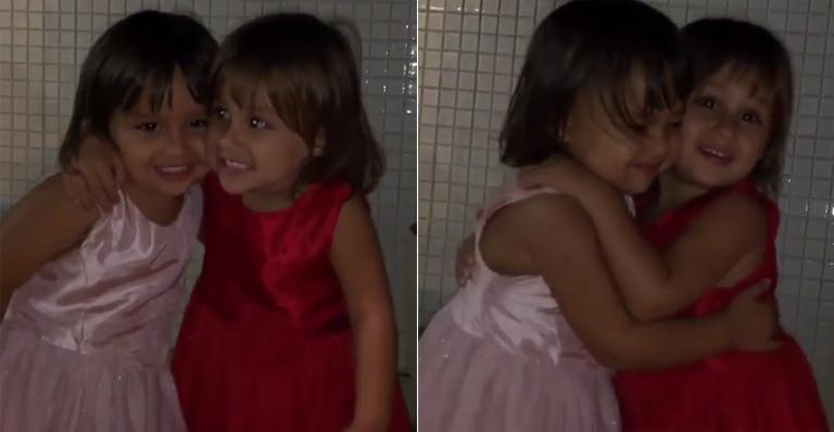 Muita fofura! Leandro, do KLB, mostra vídeo das gêmeas dançando abraçadas