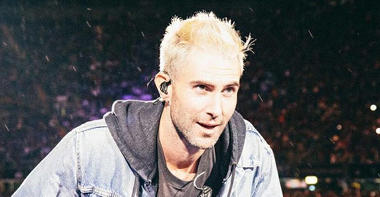 Adam Levine canta ‘Garota de Ipanema’ em português e surpreende o público no Rio