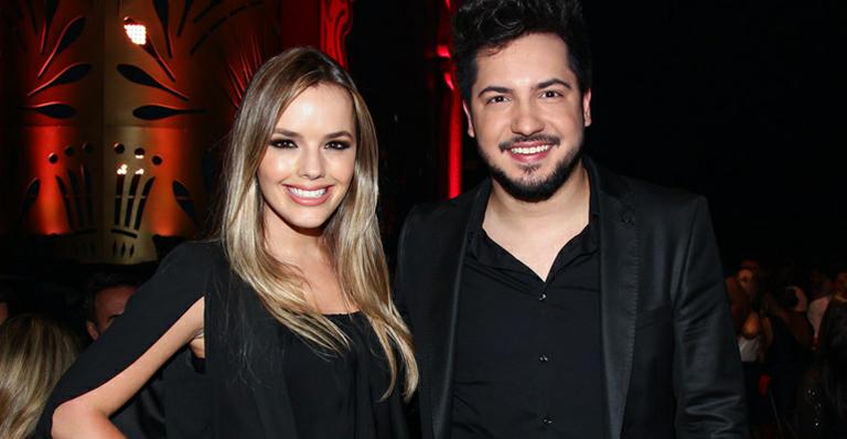 Thaeme e Thiago mostram bastidores de novo DVD na internet