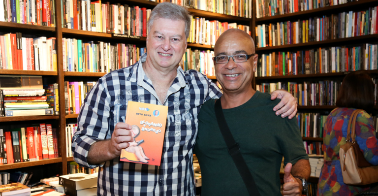 Ex-integrante do Casseta & Planeta, Beto Silva lança livro no Rio