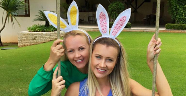 Ana Paula Siebert posa com a mãe e fãs comparam: “Irmãs”