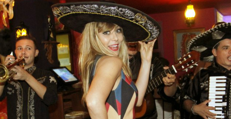 Simone Soares comemora aniversário com festa mexicana