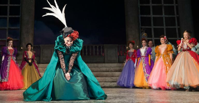 Totia Meireles volta aos palcos de SP em musical