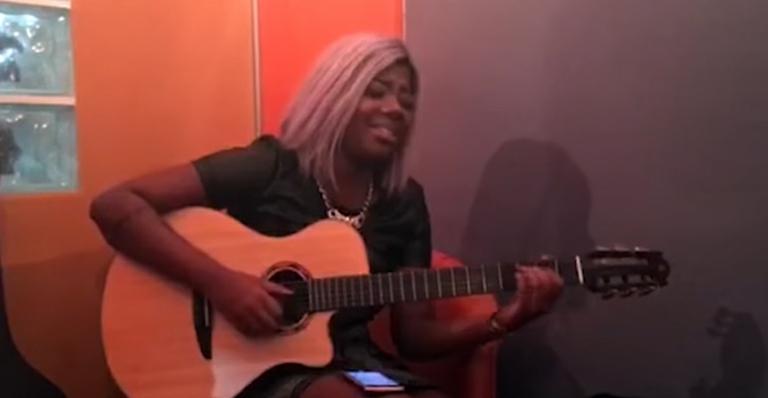Ludmilla faz cover de ‘Hotline Bling’, do rapper Drake; veja o vídeo
