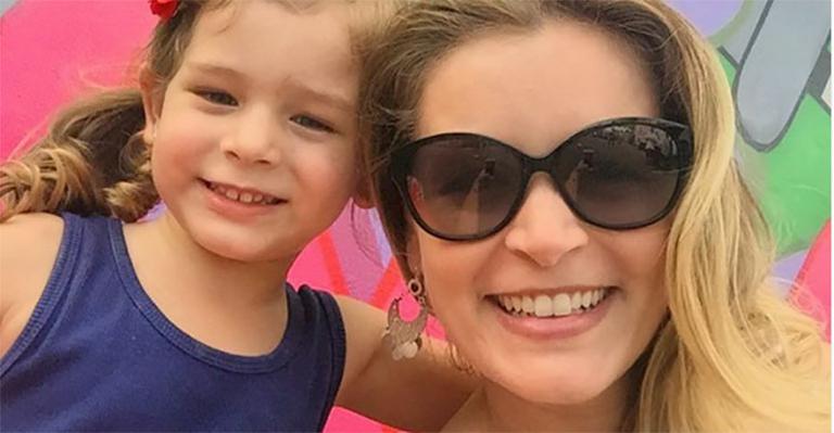 Bianca Castanho mostra a filha, Cecília, e fãs comentam: ‘Iguais’